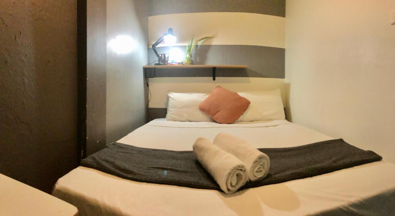 Miku Guesthouse Bangkok Exterior foto