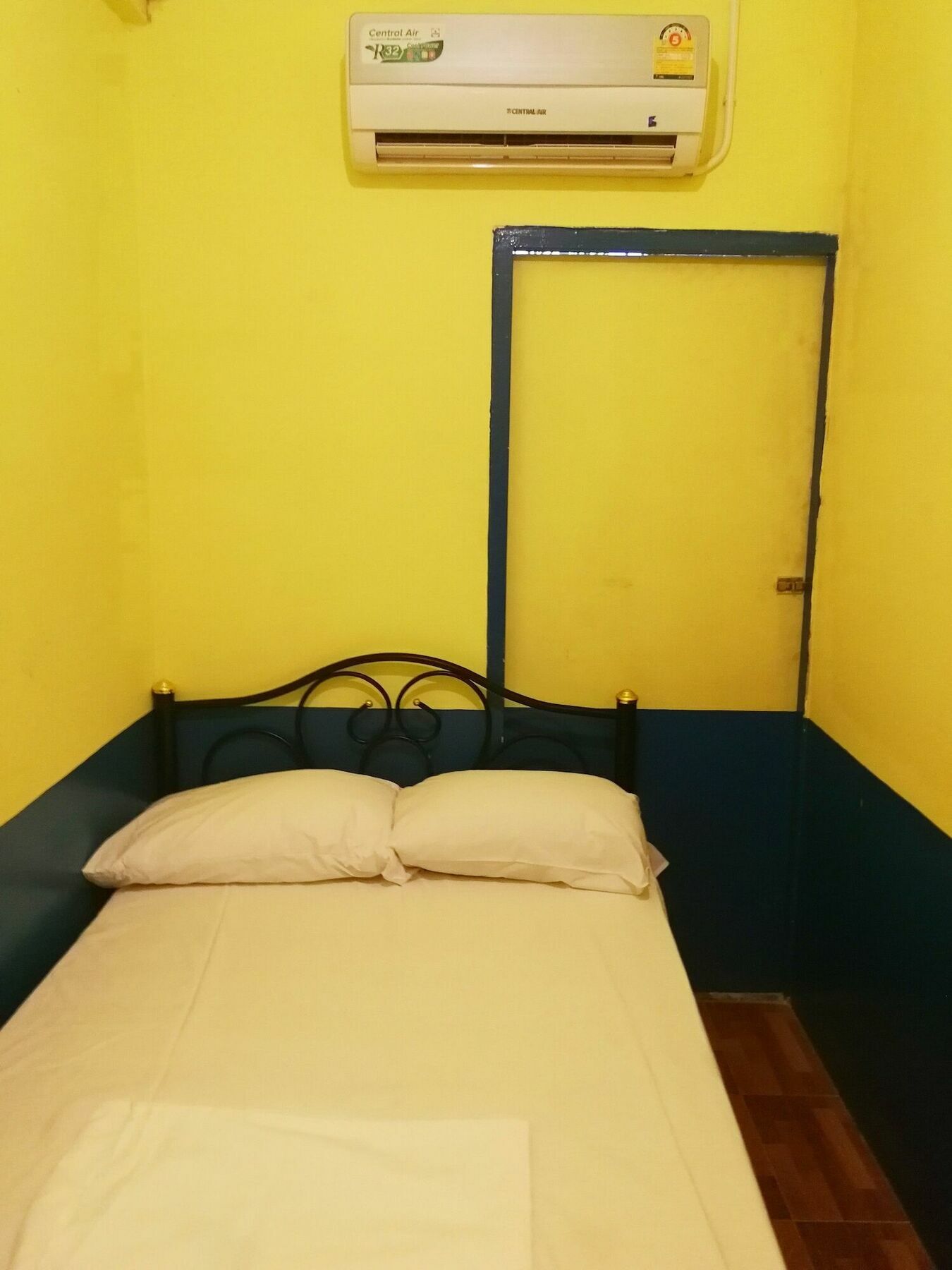 Miku Guesthouse Bangkok Exterior foto