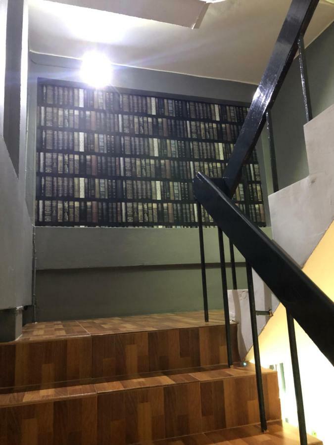 Miku Guesthouse Bangkok Exterior foto