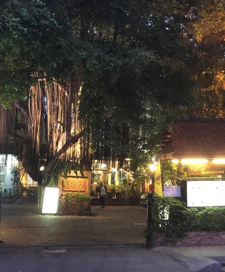 Miku Guesthouse Bangkok Exterior foto